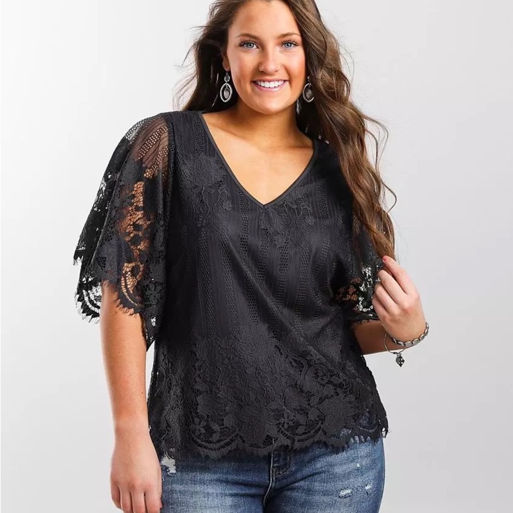 Buckle Daytrip All Over Eyelash Lace Top